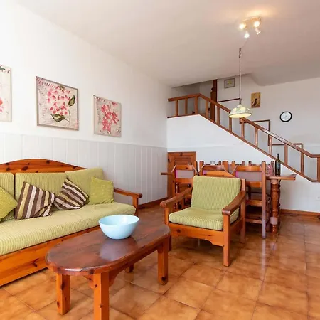 Parque Santiago Iii 68 - Three Bed فيلة