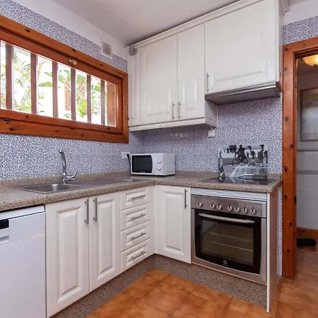 Parque Santiago Iii 68 - Three Bed Villa *